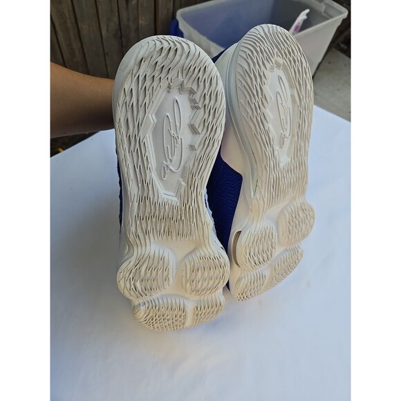 LeBron 17 x Uninterrupted More Than An Athlete Size 11 - Picture 10 of 10